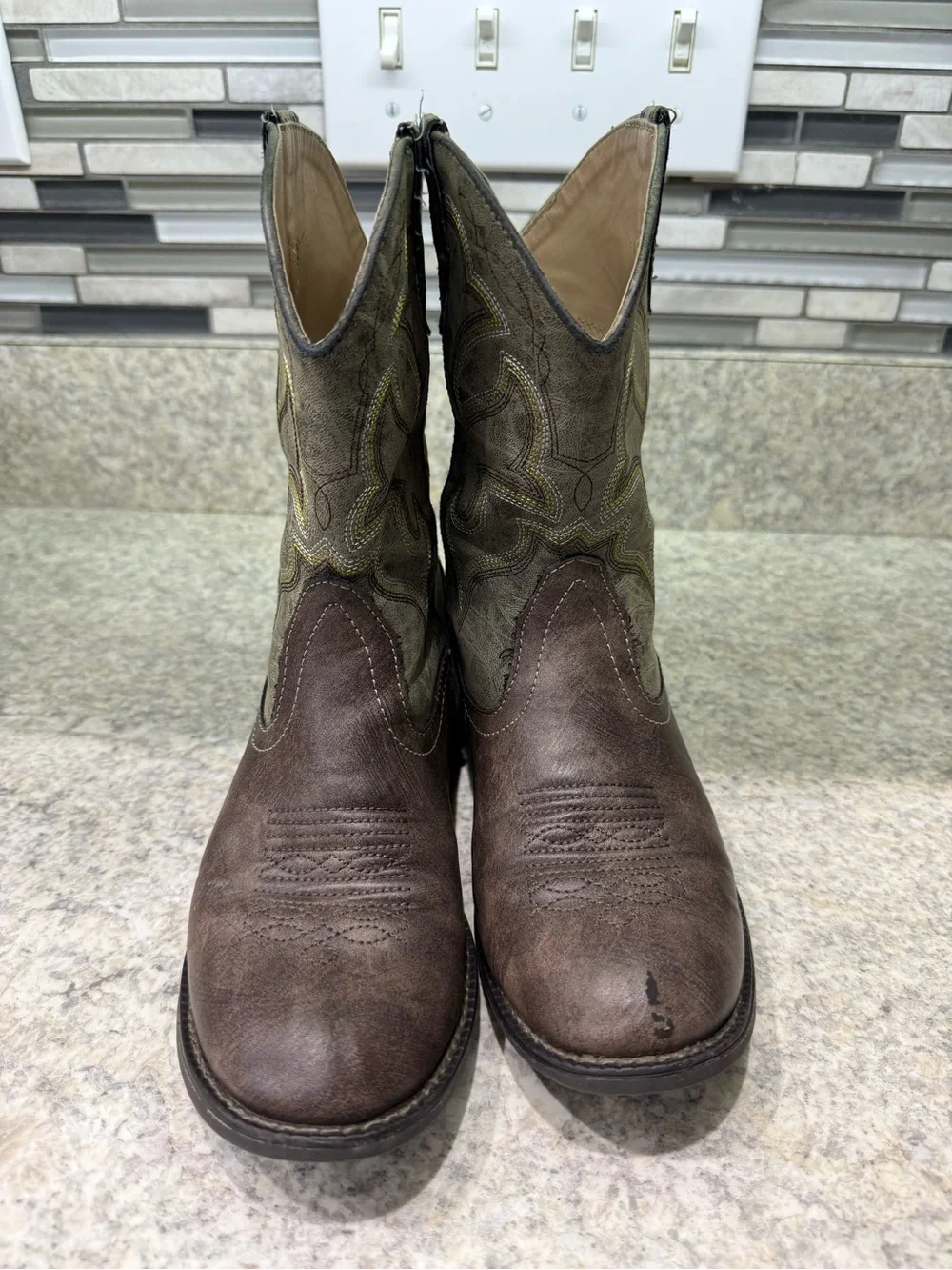 Kids size 3 Brown Roper Leather Western Boots - Classic Pull-On Style